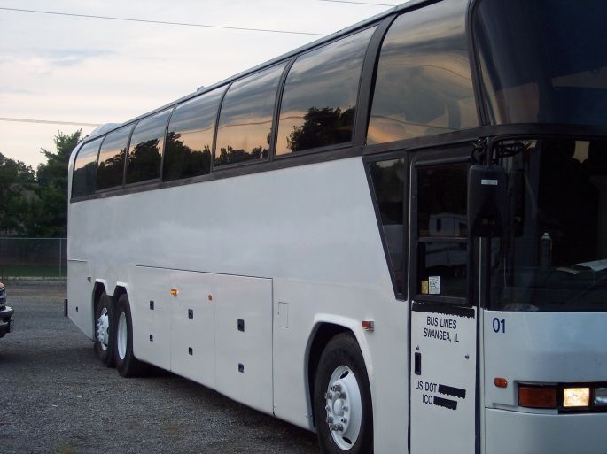 Autobusu noma Alūksnē Neoplan