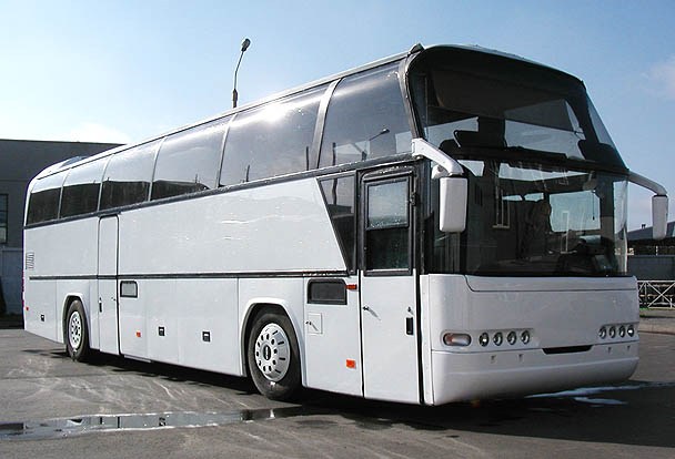 Autobusu īre Alūksnē Neoplan 50 vietas sēdvietas